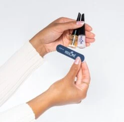 Herome 3 In 1 Manicure Nagelverzorging Set (Nail Essentials Geel) – Nagelset Voor Droge En Geribbelde Nagels – Base Coat, Vijl En Voedende Nagelolie – Voor Egale En Flexibele Nagels -Verzorgingsproducten 1200x1178 1