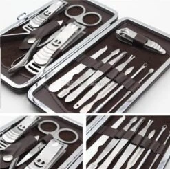 Merkloos 10-Delige Manicureset - Pedicure Set - Nagelverzorging Kit - Nagelvijl - Nagelknipper - Opbergetui - Reisset - Nageltang - Voetverzorging -Verzorgingsproducten 1200x1195 9
