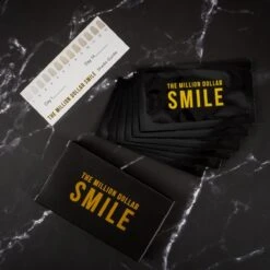 The Million Dollar Smile® - Teeth Whitening Strips - Crest Whitestrips -Tandenbleken - 28 Bleekstrips - 14 Behandelingen - Professionele Tandenbleek Strips - Tandenblekers - Wittere Tanden - Zonder Peroxide - Tanden Bleken - -Verzorgingsproducten 1200x1200 1360