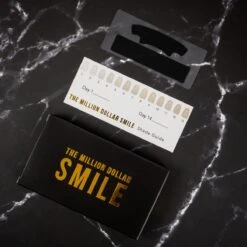 The Million Dollar Smile® - Teeth Whitening Strips - Crest Whitestrips -Tandenbleken - 28 Bleekstrips - 14 Behandelingen - Professionele Tandenbleek Strips - Tandenblekers - Wittere Tanden - Zonder Peroxide - Tanden Bleken - -Verzorgingsproducten 1200x1200 1362