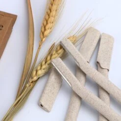 INTER-ESQUE Wenkbrauw Mesje - Eyebrow Razor - Dermaplaning - Scheermesjes Gezicht - Wenkbrauw Scheermesje Van Tarwestro - 6 Stuks - Groot 11 INTER-ESQUE Wenkbrauw Mesje - Eyebrow Razor - Dermaplaning - Scheermesjes Gezicht - Wenkbrauw Scheermesje Van Tarwestro - 6 Stuks - Groot -Verzorgingsproducten 1200x1200 1560