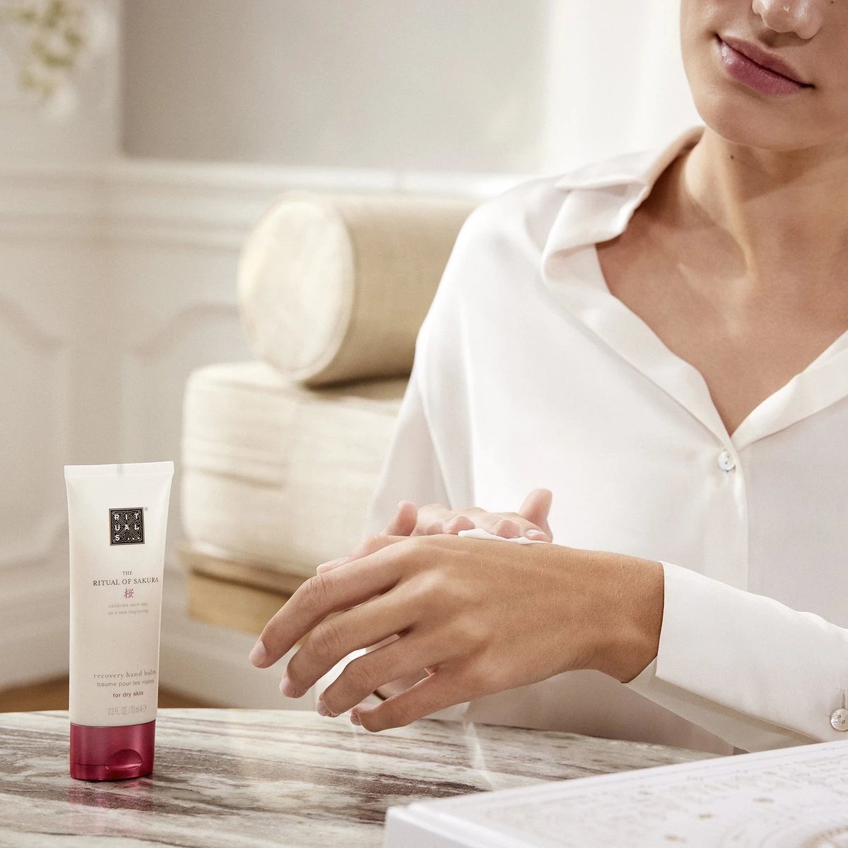 RITUALS The Ritual Of Sakura Recovery Hand Balm - 70 Ml 4 RITUALS The Ritual Of Sakura Recovery Hand Balm - 70 Ml - Afbeelding 2