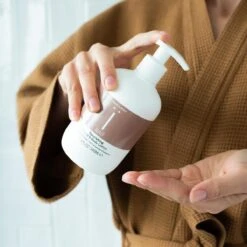 Naïf Verzorgende Handlotion – Plasticvrij – Handverzorging - 340ml - Met Natuurlijke Ingrediënten -Verzorgingsproducten 1200x1200 26