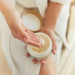 Kneipp Silky Secret - Cream & Oil Body Scrub -Verzorgingsproducten 1200x1200 603