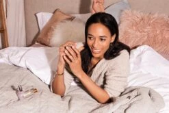 Sally Hansen Instant Cuticle Remover - Nagelriemverzorging -Verzorgingsproducten 1200x800 2