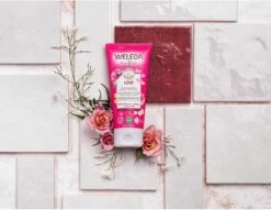 Weleda Aroma Shower Love Douchecrème -Verzorgingsproducten 1200x926 1